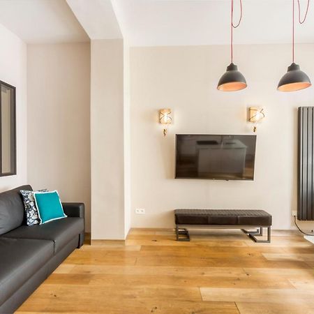 Design Et Confort Near Champs Elysees Paris Luaran gambar
